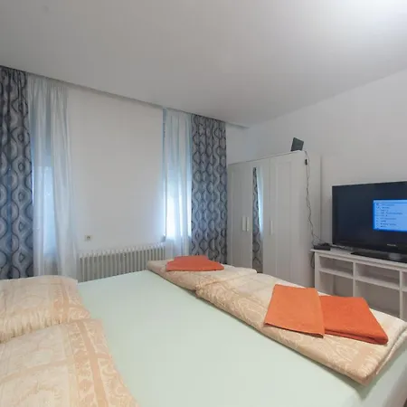 宾馆 Restaurant Trocadero