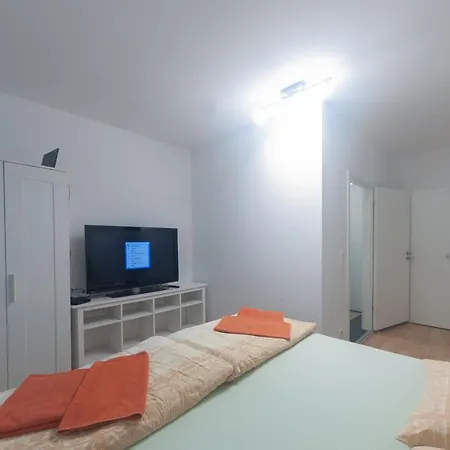 Restaurant Trocadero 여관 *