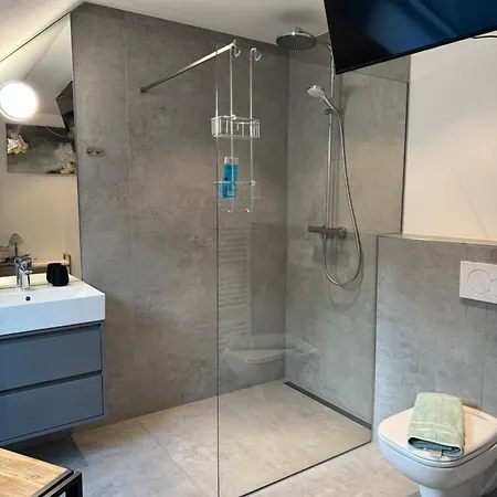 여관 Restaurant Trocadero